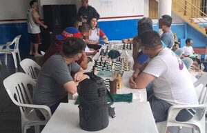 Ministerio de Justicia impulsa la práctica de ajedrez en la penitenciaría de Tacumbú | Unicanal