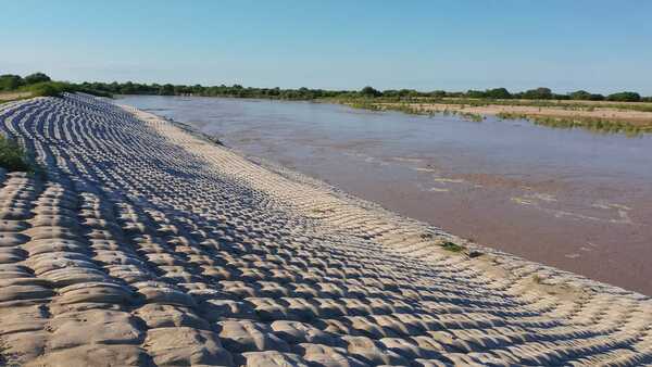 Crecida del Pilcomayo en Pozo Hondo: Esperanza por el agua y alerta por la vulnerabilidad de las defensas