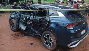 Mujer muere tras despiste de camioneta en Ruta PY13 - Nacionales - ABC Color