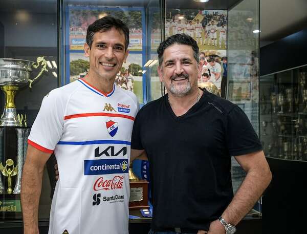 Roque Santa Cruz, el regalo de Año Nuevo en Nacional - Nacional - ABC Color