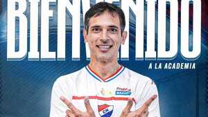 Nacional recibe el Año Nuevo presentando a Roque Santa Cruz