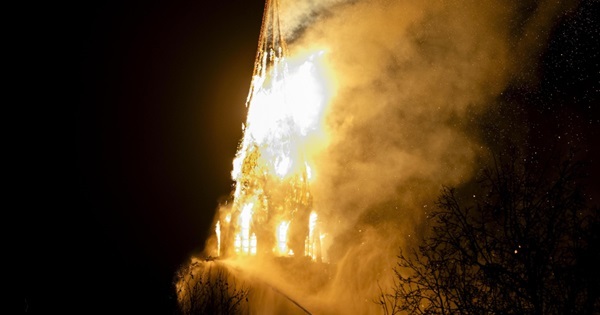 Incendio destruye una iglesia histórica en Ámsterdam
