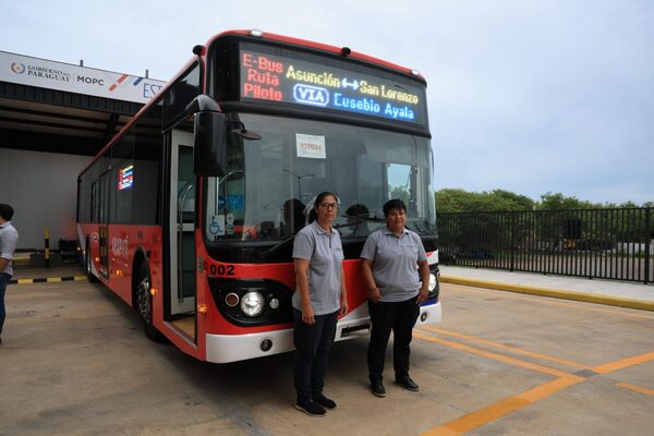 Transporte público con rostro de mujer: primeros buses eléctricos son conducidos por mujeres | Unicanal