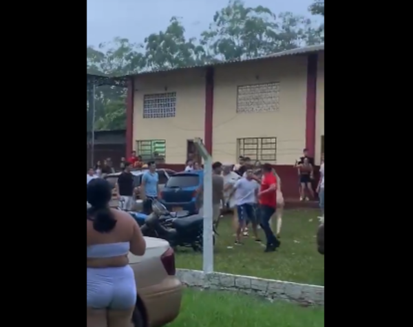 Año Nuevo en Puerto Irala concluye con violencia y disturbios
