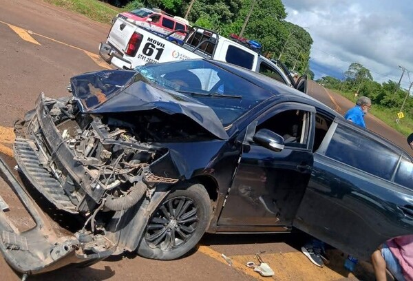 Choque entre camión volquete y automóvil deja mujer gravemente herida en Coronel Bogado