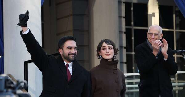 La Nación / Histórico: miles de personas celebran la asunción del primer alcalde musulmán de Nueva York