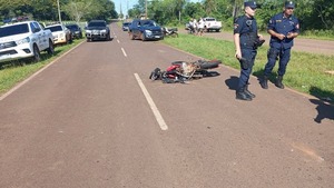 Colisión frontal se cobra la vida de dos jóvenes motociclistas en Caazapá