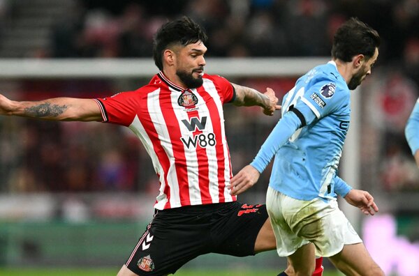 Los números de Omar Alderete en su imperial partido ante Manchester City
