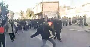 La Nación / Trump critica matanza de manifestantes en Irán: “EE. UU. acudirá a su rescate”