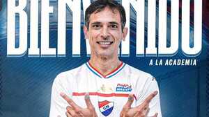 La experiencia de Roque Santa Cruz refuerza a Nacional para la temporada 2026