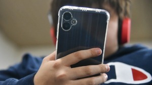 Consecuencias de que el celular reemplace al juego y al diálogo - Portal Digital Cáritas Universidad Católica