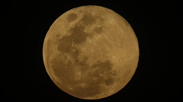 Hoy y mañana se podrá ver la primera superluna del año 2026