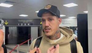 Bryan Bentaberry arribó al país para convertirse en nuevo jugador de Olimpia - Olimpia - ABC Color