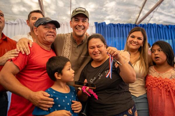 Gobierno inaugura el 2026 con la entrega de 93 viviendas sociales en Central - ADN Digital