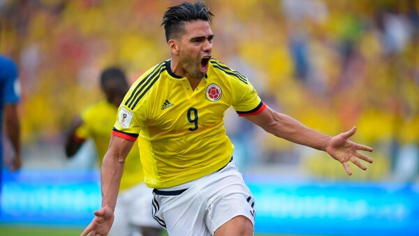 Radamel Falcao, cerca del fútbol paraguayo