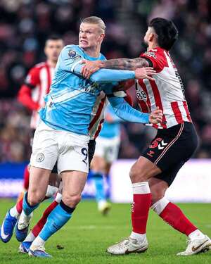 Omar Alderete, el muro infranqueable que frenó al Manchester City - Fútbol de la Premier League - ABC Color