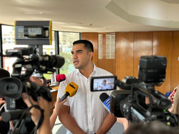 Essap niega pago de bonificación secreta de un millón de guaraníes a funcionarios - El Trueno