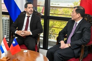 Latorre alerta sobre riesgos globales ante presiones de Beijing contra Taipéi