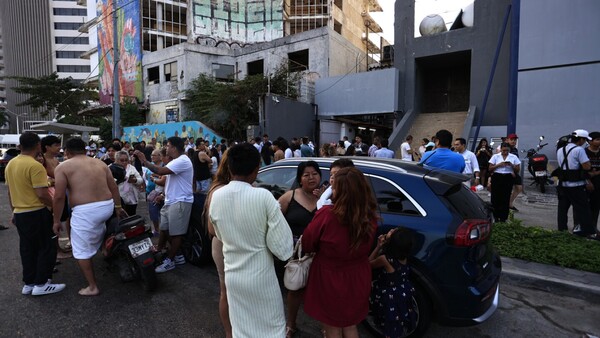 Fuerte sismo provoca la muerte de un hombre durante evacuación en México