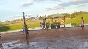 Gustavo Gómez deslumbra en otro deporte durante sus vacaciones