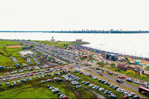 Encarnación dio la bienvenida al 2026 con civismo y un amplio operativo de seguridad