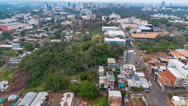 En un barrio de Ciudad del Este vecinos están sin agua y cuestionan la respuesta de la Essap
