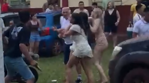 Investigan a involucrados en pelea en predio municipal de Domingo Martínez de Irala