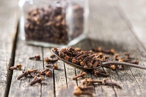 Clavo de olor: Beneficios médicos del Syzygium aromaticum