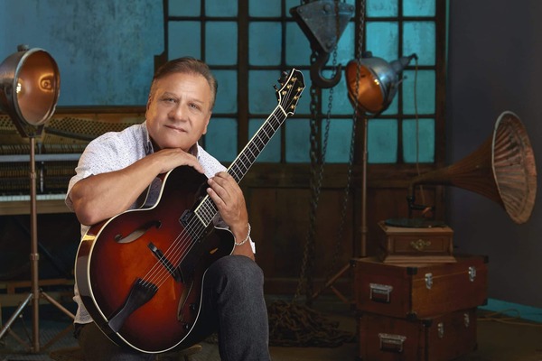 Dani Cortaza presenta "Solo un alma" en el Teatro Municipal