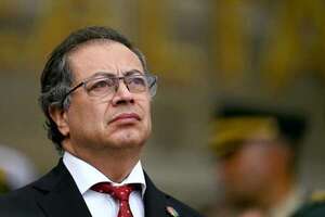 Petro dice que hay bombardeos sobre Caracas y pide reuniones urgentes de la ONU y la OEA - Mundo - ABC Color