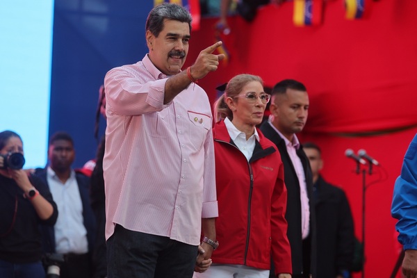 EE. UU. asegura haber capturado y sacado de Venezuela a Nicolás Maduro y a su esposa - ADN Digital