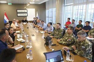 Reunión entre autoridades de la DNIT y gremio frutihortícola