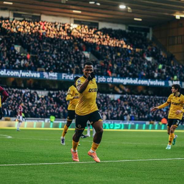 Con Enso González en la banca, los “Wolves” recuperan la esperanza - Fútbol de la Premier League - ABC Color
