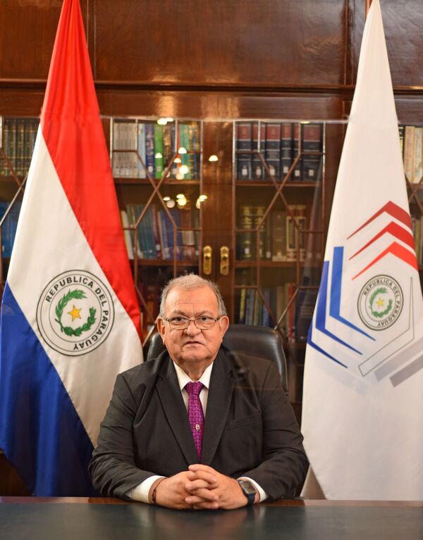 Ministro Bogarín González asume la presidencia del TSJE