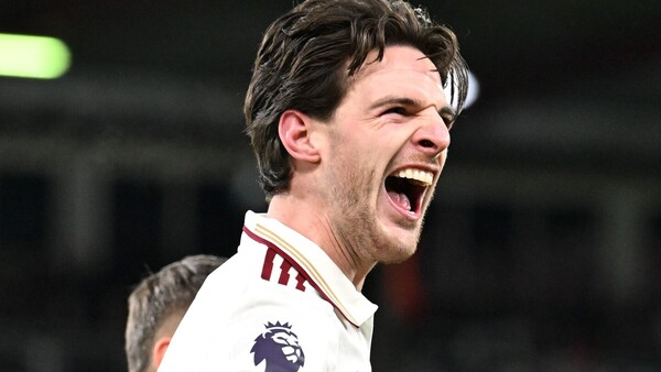 Arsenal logra una trabajada victoria para seguir líder