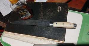 La Nación / Denunciado por agresión familiar opuso resistencia ante policías con un puñal en Itakyry