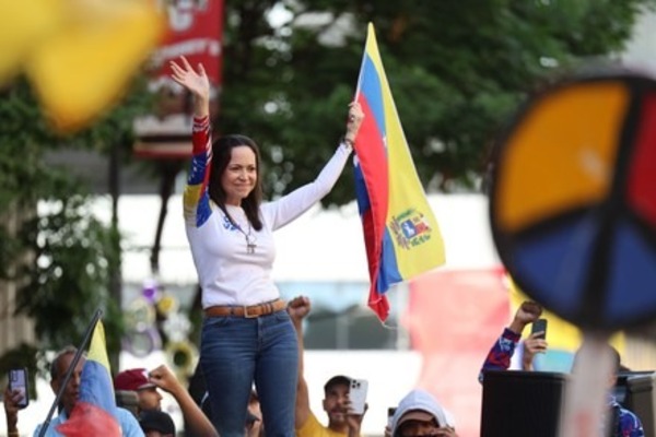 María Corina Machado insta a la juramentación de Edmundo González Urrutia en Venezuela