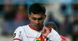 La Nación / El goleador Héctor Bobadilla, a Platense