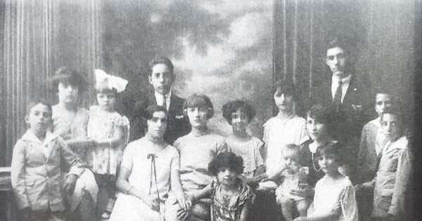 La Nación / Viejos recuerdos en Año Nuevo. Familias Costanzo y Lacognata