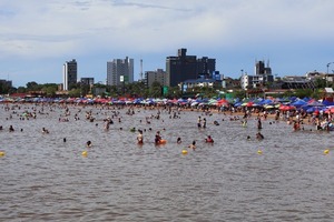 Comercio en Encarnación repunta por flujo de argentinos