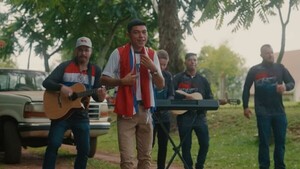 Alder Alcides lanzó una nueva canción y busca que sea el himno de la Albirroja