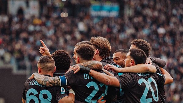 Napoli insiste en el liderato