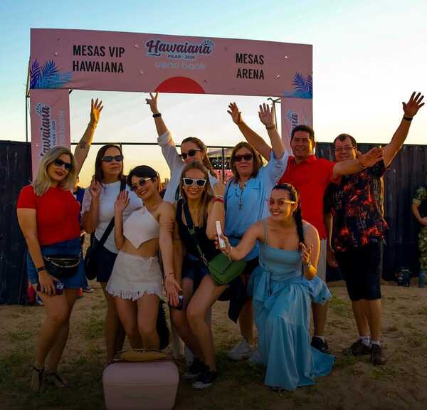 Tradicional Fiesta Hawaiana recibió a más de 15 mil personas en Pilar | Unicanal