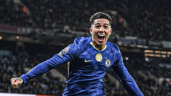 Enzo Fernández golpea al City en el minuto 94