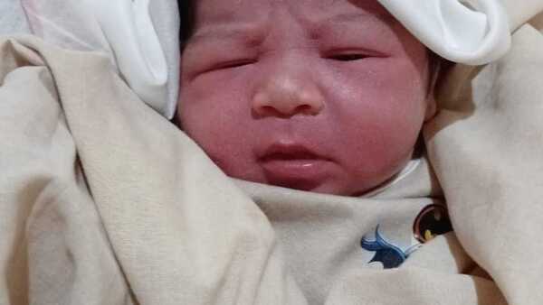 Fuera de horario de trabajo y con su camioneta, enfermera asiste parto en plena ruta en Alto Paraguay