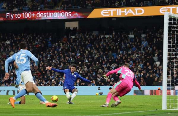 Enzo Fernández frena al Manchester City con agónico tanto en tiempo de adición - Fútbol de la Premier League - ABC Color