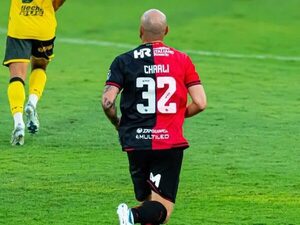 Popular / ¿Los dos grandes de Paraguay pujan por traer a este delantero?