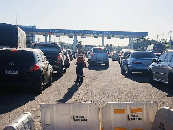 Cedieron peaje en favor de Rutas del Este y usuarios sufren consecuencias - Economía - ABC Color
