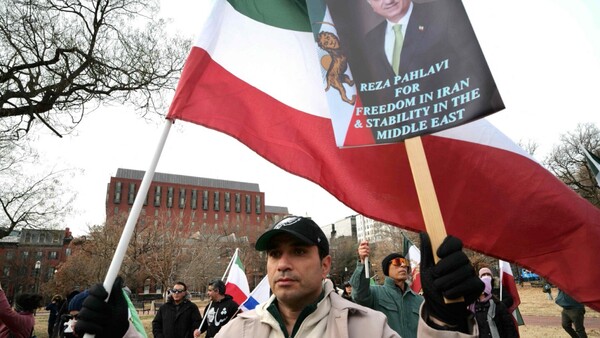 Irán busca desactivar ola de protestas con asignación mensual a ciudadanos