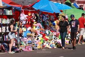 Eusebio Ayala está invadida de juguetes por Reyes Magos - ADN Digital